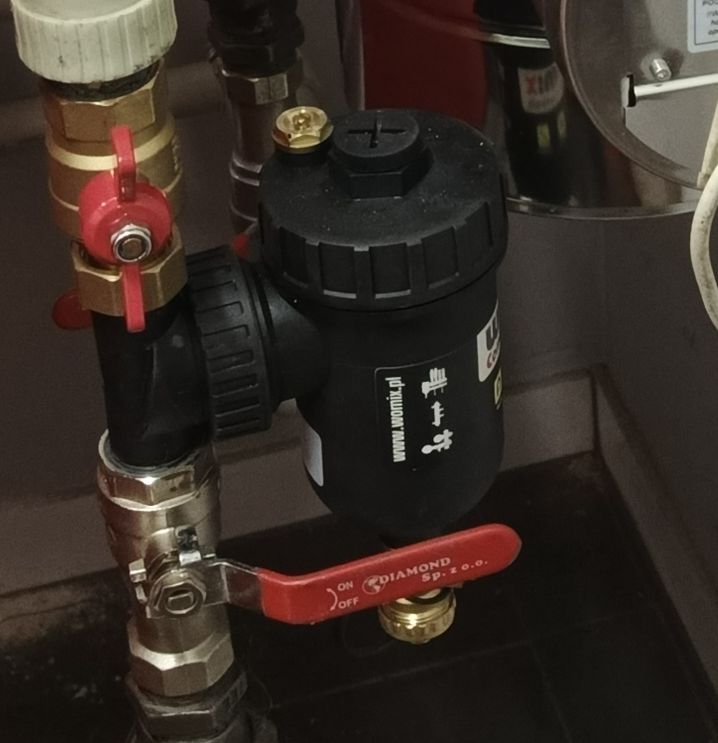 Separator magnetyczny Womix z filtrem siatkowym