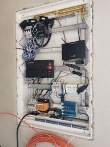 Fotowoltaika rozdzielnia system Enphase montaż w Jarocinie pod nowe zasady